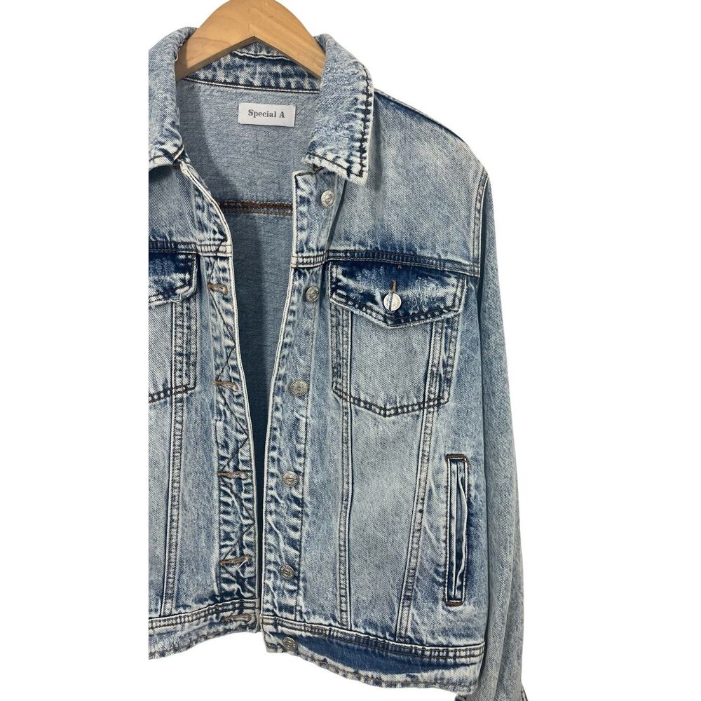 Denim Jean Jacket Large Women's Blue Trucker Light Stonewash Casual 90s Y2k - Picture 2 of 7